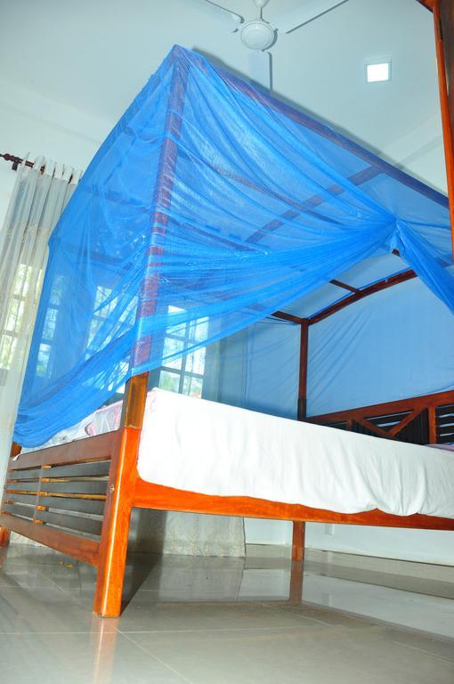 Randu Homestay And Restaurant Тангалла Экстерьер фото